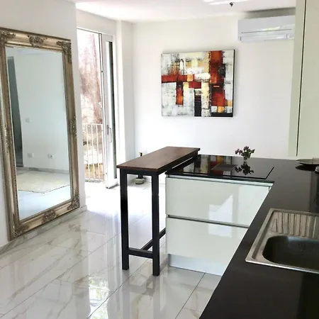 Isole Apartment *