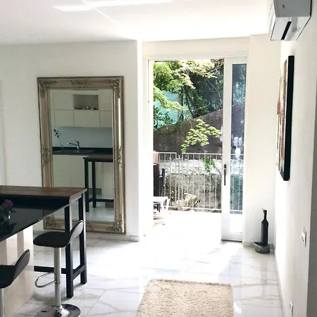 Isole Apartment *